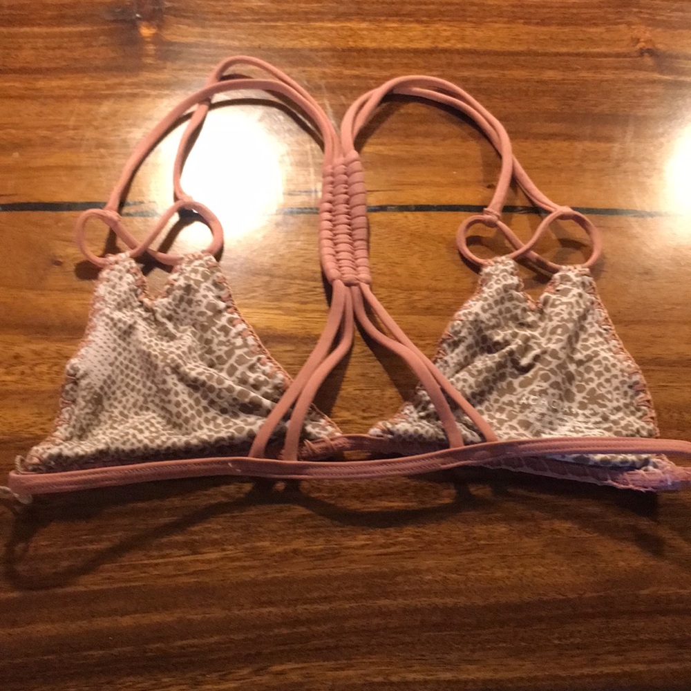Acacia Swimwear NWT Thailand Top In Lipstick Large - Picture 5 of 7